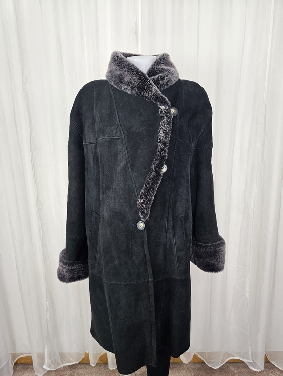 Jackets & Blazers - Jekel Vintage Black Sheepskin Suede Shearling Coat with Fur Lining Size 12